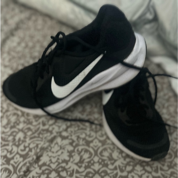 Nike Black Running/ Training Shoes - Picture 2 of 4